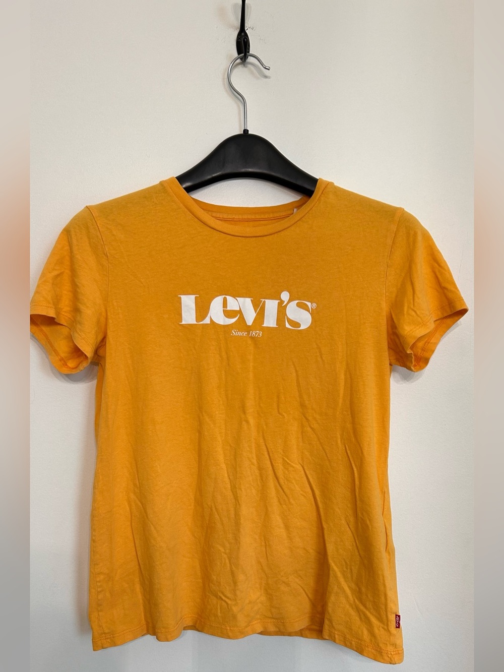 LEVI’S 100% COTTON TEE